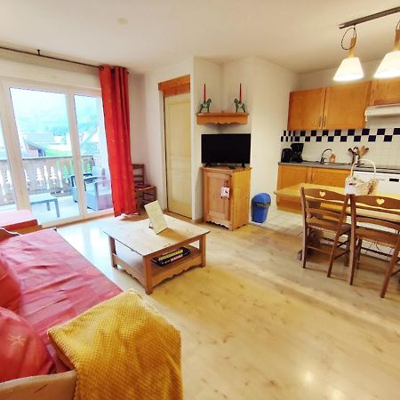Le 102, T3 Pour 5 Personnes, Vue Montagne, Classe 2 Etoiles Nf, Parking, Piscine En Ete Bagnères-de-Luchon Exterior foto